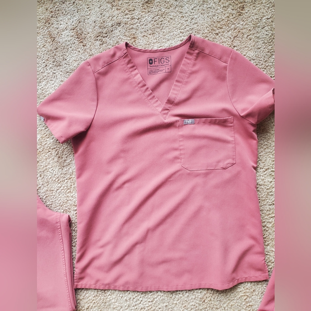 FIGS medium mauve set